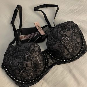 Lightly lined balconette bra from Victoria’s Secret!